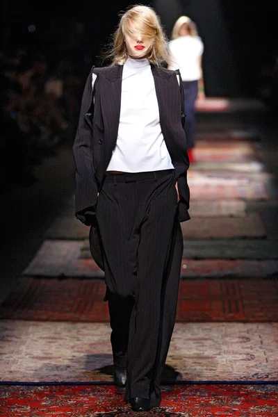 Look 32